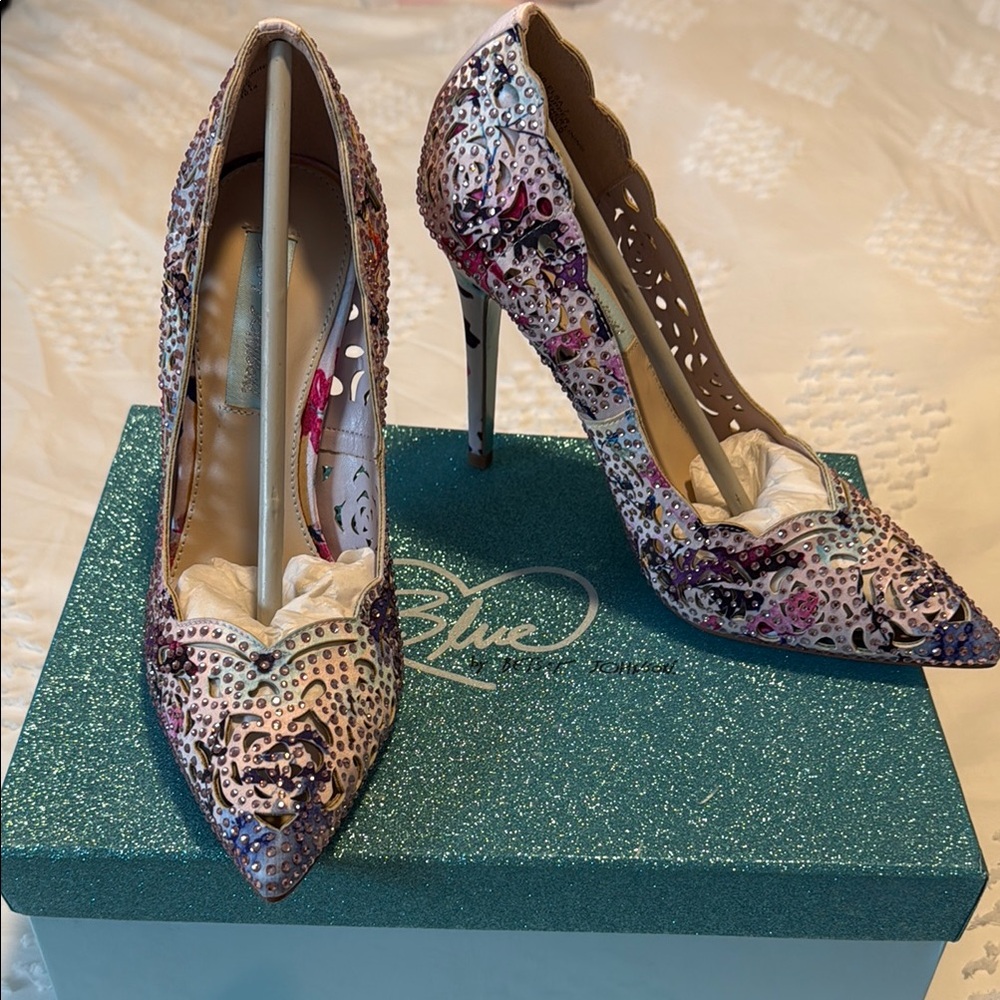 NIB Betsey Johnson Women's Floral Stiletto Heels
